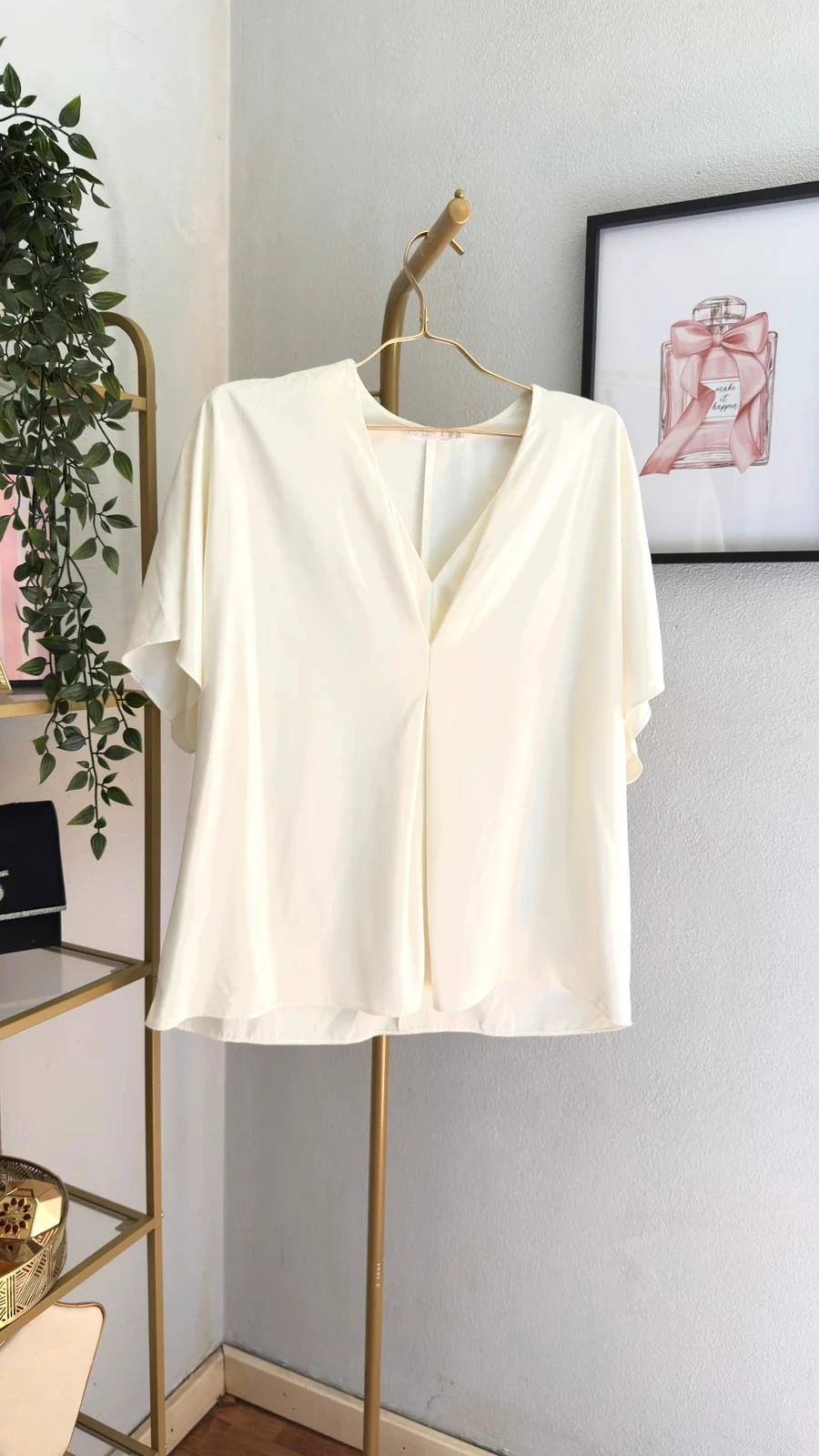 Lindo Blusa Acetinada Off-White Elegante Primark • L (42-44) • TN280